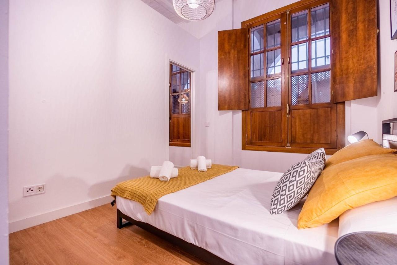 Palacios Malaver Suite Home เซบีญา ภายนอก รูปภาพ