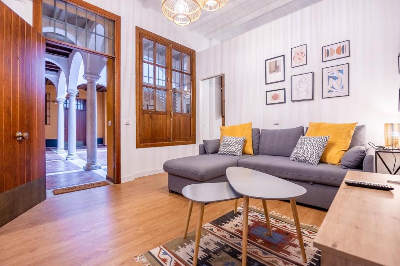 Palacios Malaver Suite Home เซบีญา ภายนอก รูปภาพ